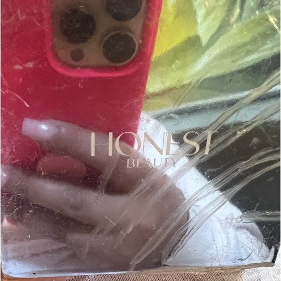Honest Beauty Cream foundation - Picture 1 of 4